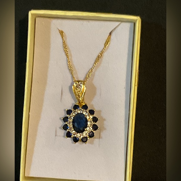Elegant Gold and Blue Pendant Necklace - Picture 4 of 6